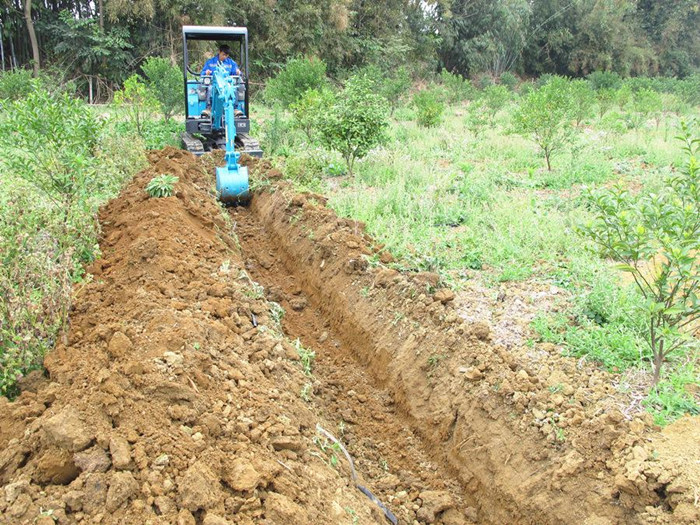 小型挖掘機土方作業(yè)